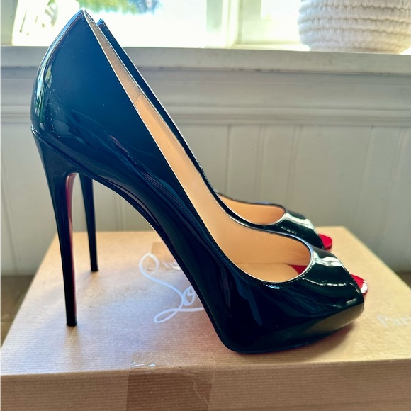 Christian Louboutin Very Prive 120mm Patent, Open Toe Pumps. - Picture 6 of 7